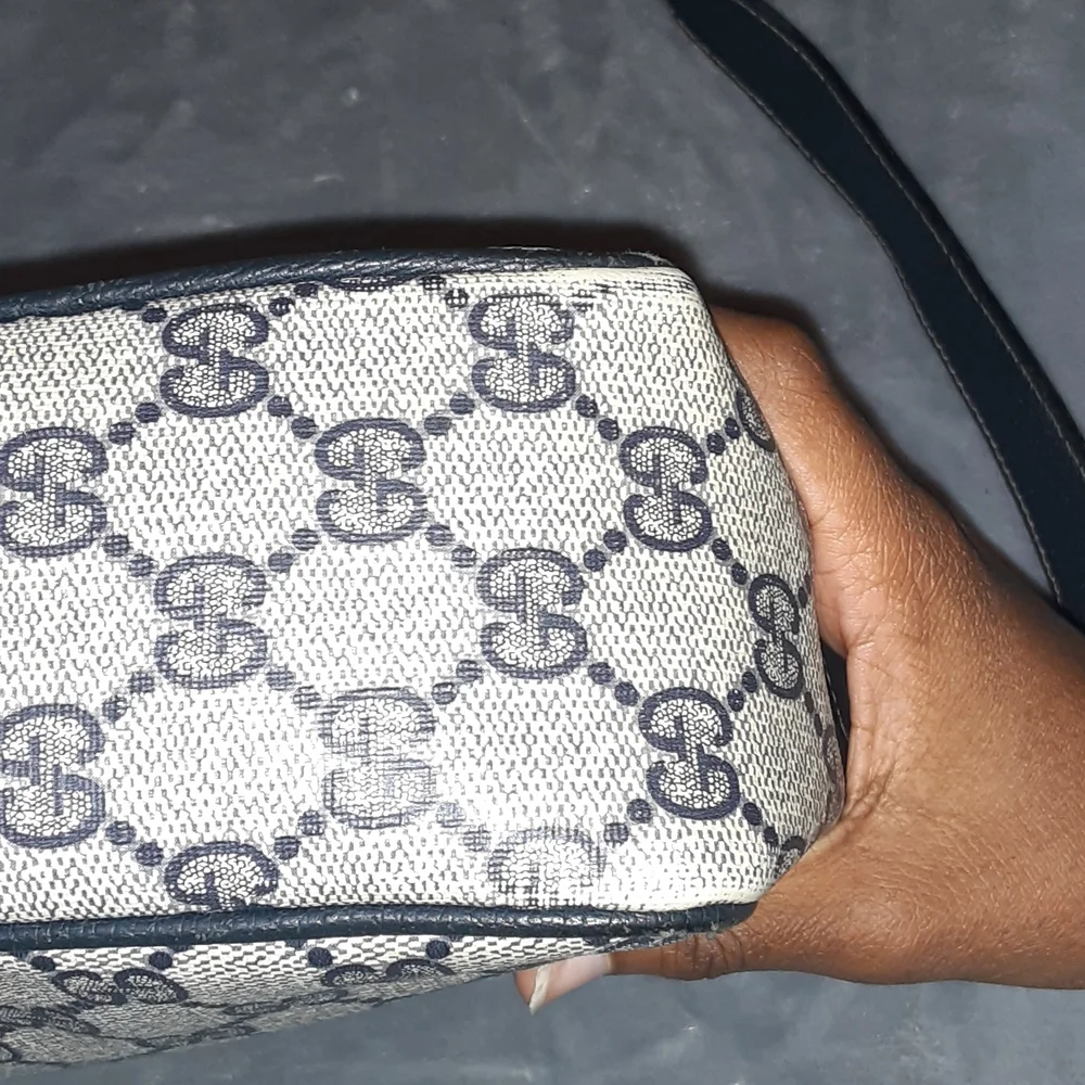 Gucci Vintage Purse - Picture 5 of 16